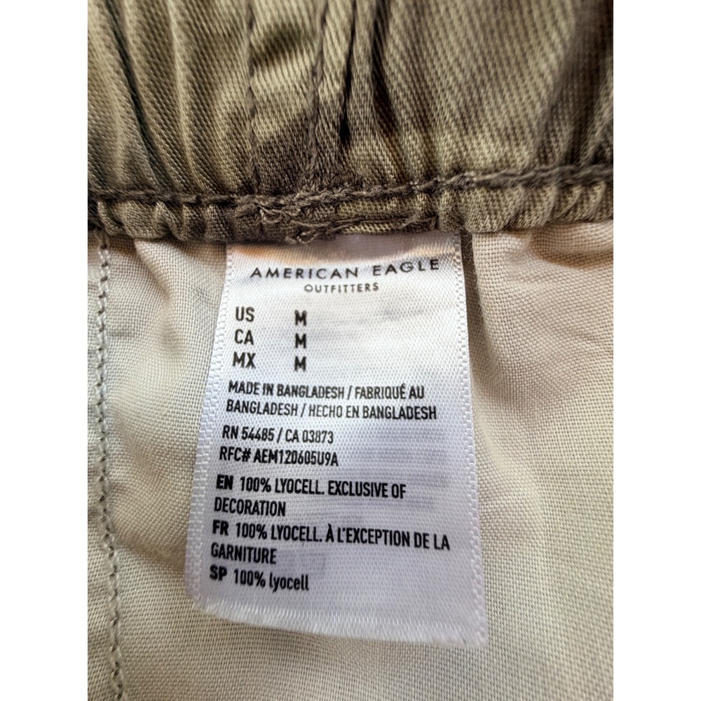 American Eagle AE Lightweight Camo Drawstring Size M Shorts Green - Picture 3 of 10